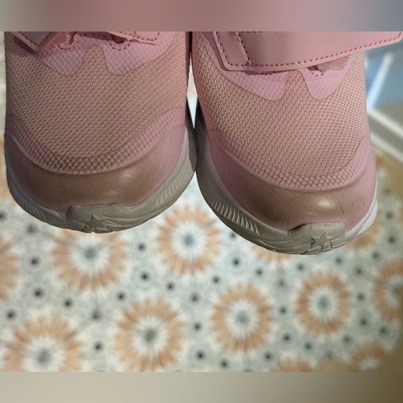 Kids Nike Pink Sneakers with Velcro Strap and Breathable Mesh - Picture 6 of 7